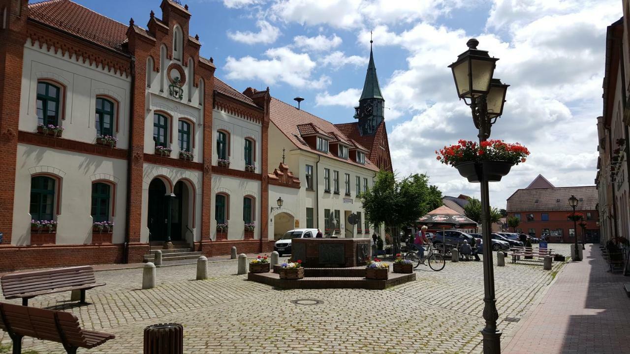 Uns Luett Hus Villa Krakow am See Buitenkant foto